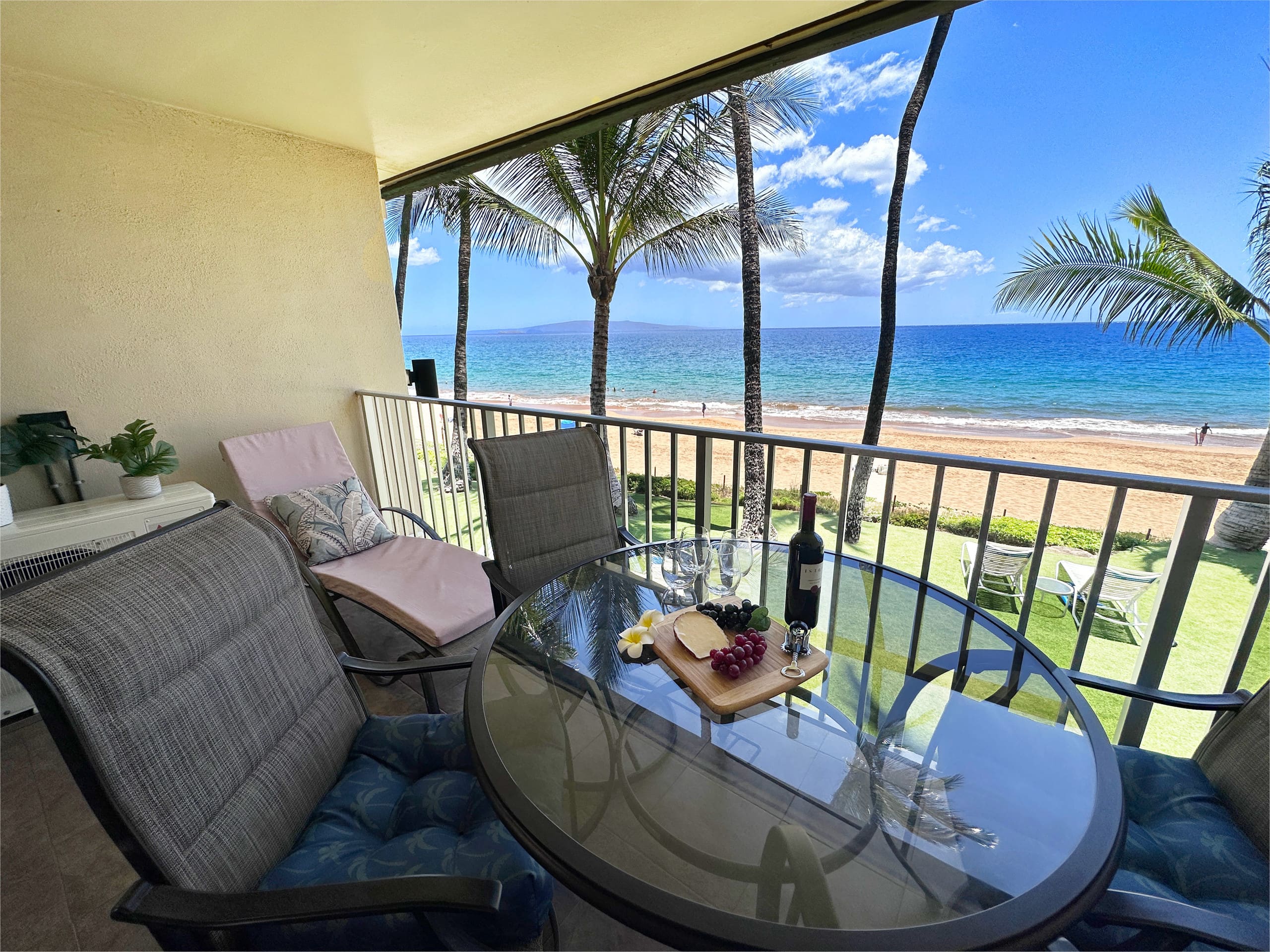 Condo in Kihei · ★4.87 · 1 bedroom · 2 beds · 1 bath - Image 14