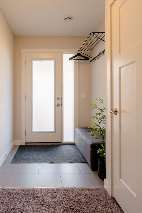 Successful Airbnb property: Exquisite One Bedroom Apartment in NW in Sage Hill