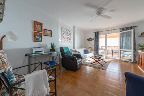 Anuncio de Airbnb popular: Mediterranean house by the sea, Monteblanco beach en Región De Murcia