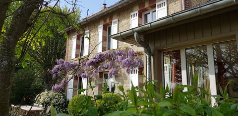 Normandy, close beach, sleeps 10.