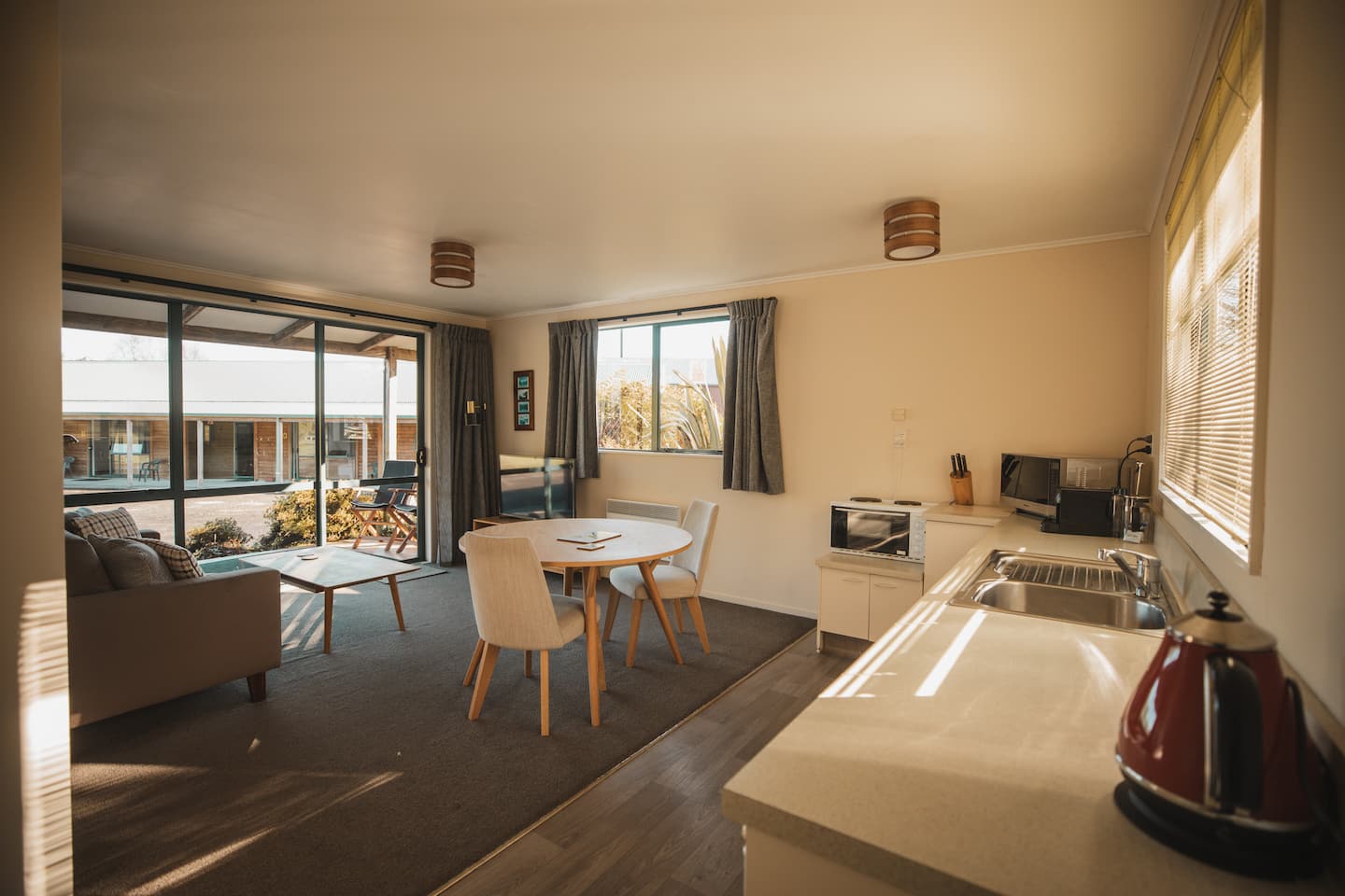 One-bedroom Unit In Garden Setting 3