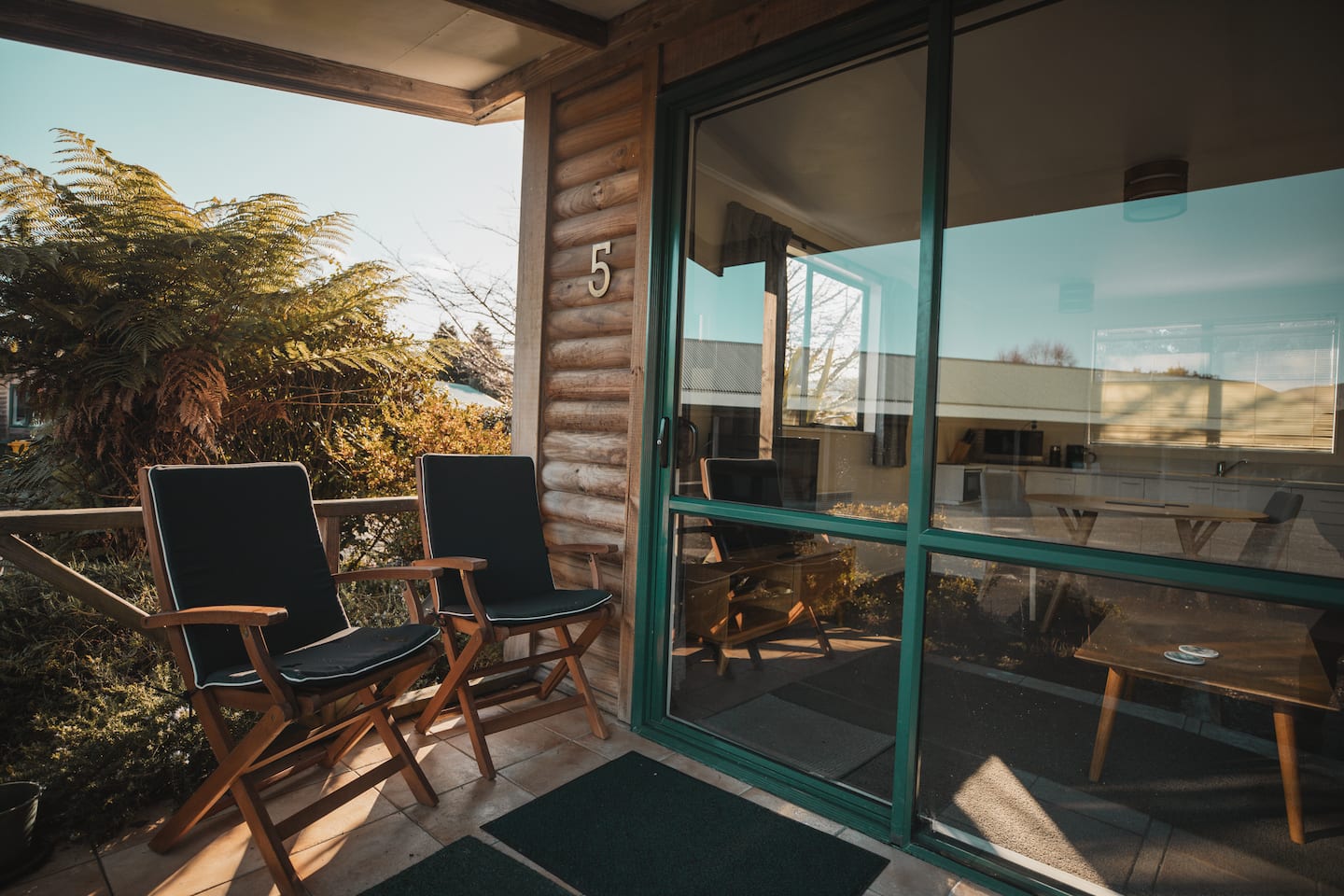 One-bedroom Unit In Garden Setting 2