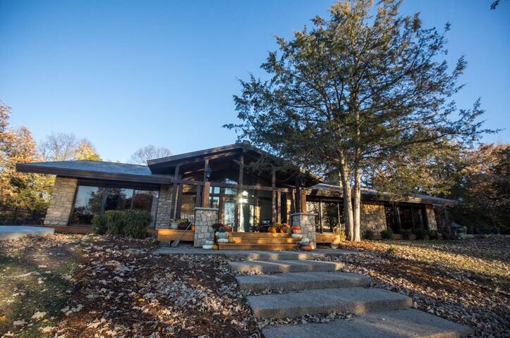 Island retreat on Mississippi River (15 acres) gallery image 4