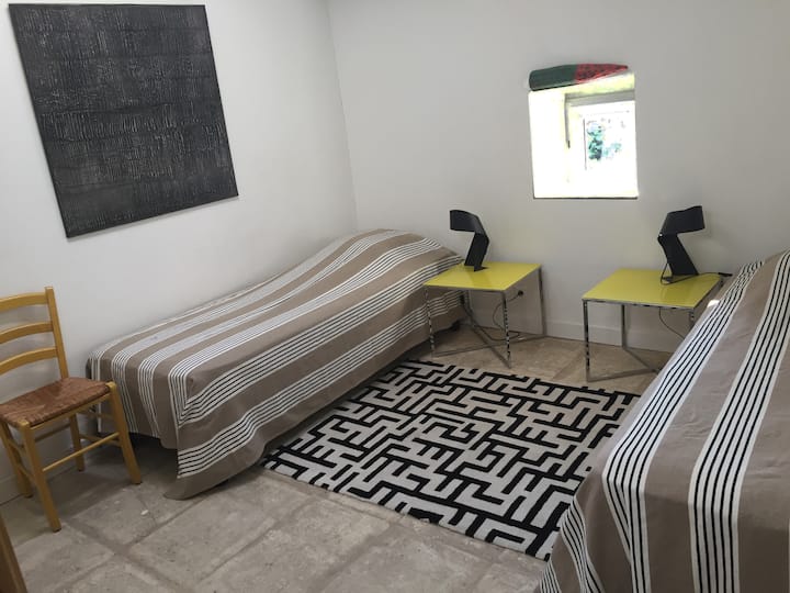 საძინებელი 1