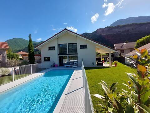 Modern Villa architect 180m2 -feet of the mountains