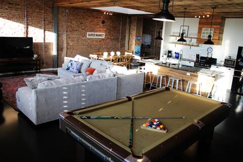 The Clover Penthouse - Livingston Lofts Tennessee