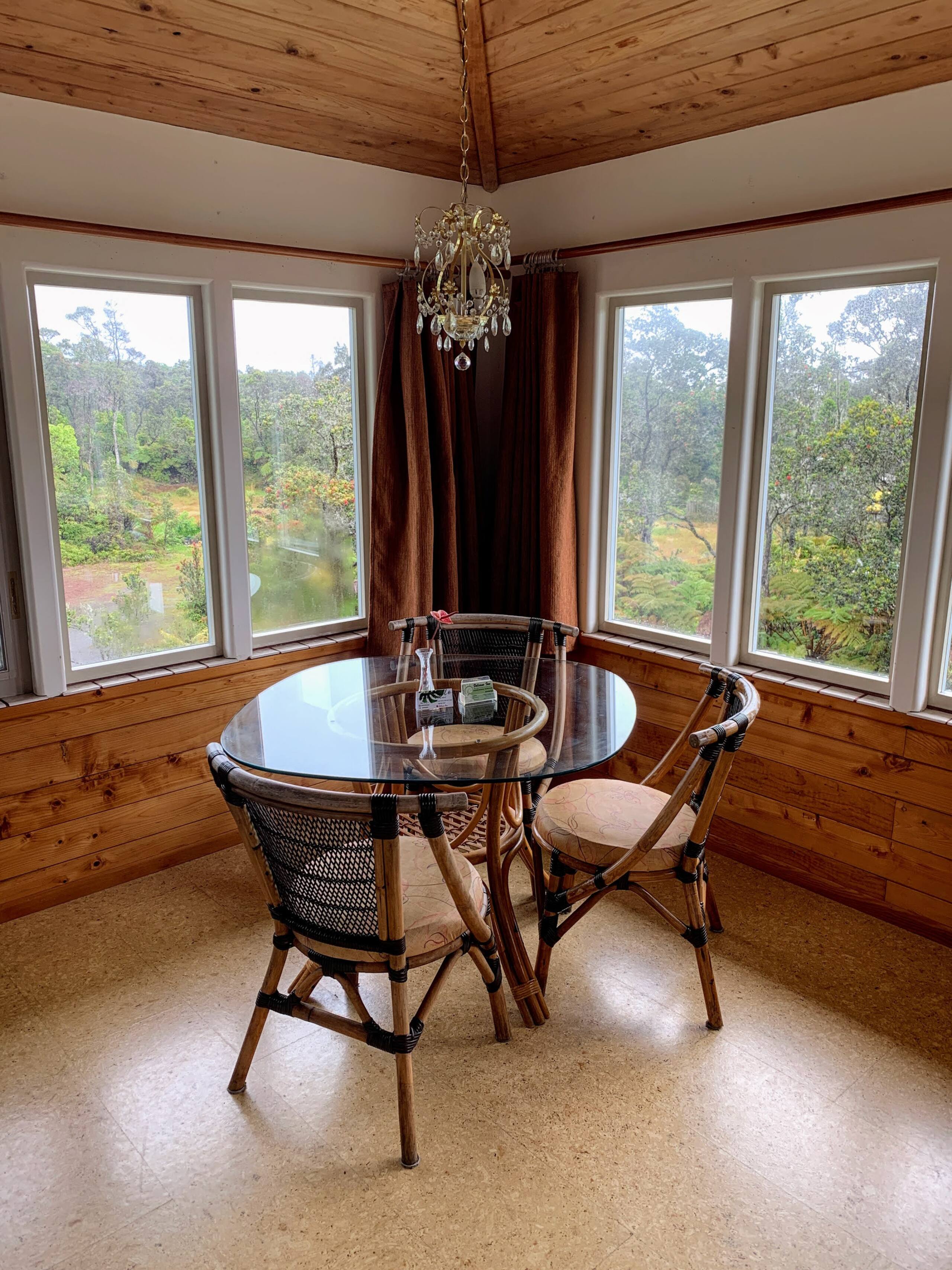 Guesthouse in Volcano · ★4.6 · 1 bedroom · 2 beds · 1 private bath - Image 12