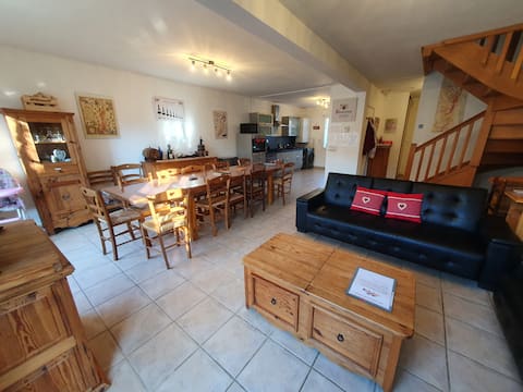 Annonce Airbnb populaire: Le beaune retrouvaille - 6 bedroom urban gite à Beaune
