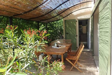 Provencal villa 100m from river swimming