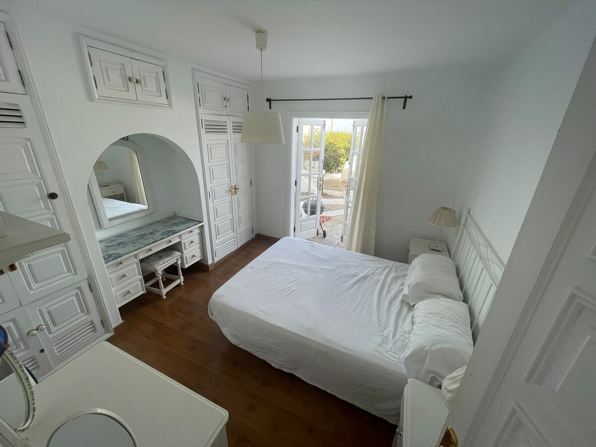 חדר זוגי עם יציאה מהמרפסת