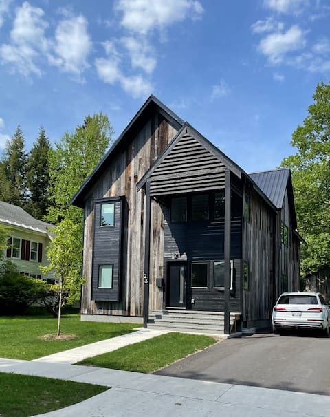 Modern Home-Walk to Colgate & Town