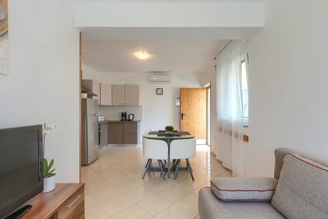 Dean Apartment 5