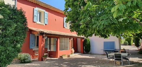 140m2 house in the middle of lavender fields