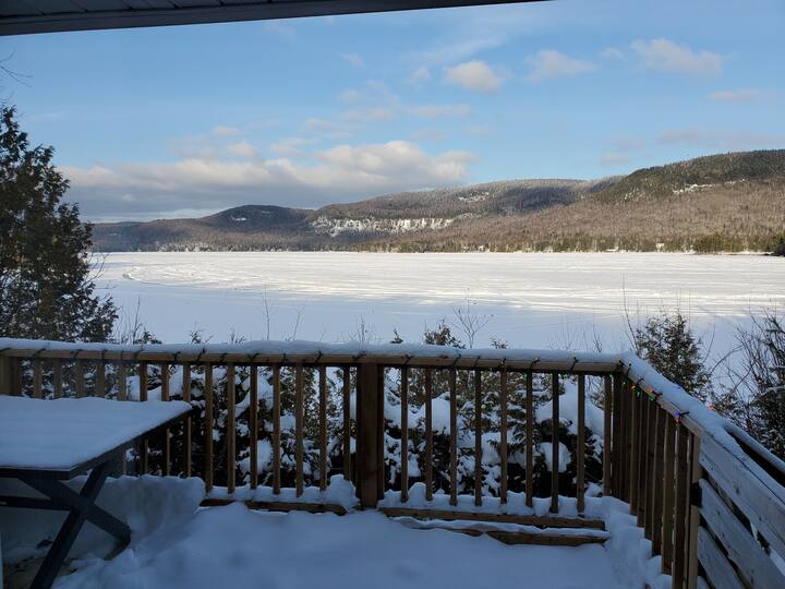 Chalet ON the SHORELINE OF LAC Sylvère Amazing view Chalets for