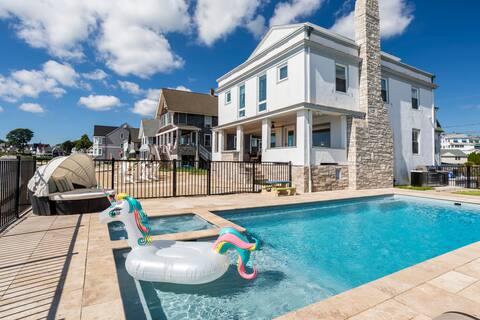 Direct Water Front on Ocean with Heated Pool