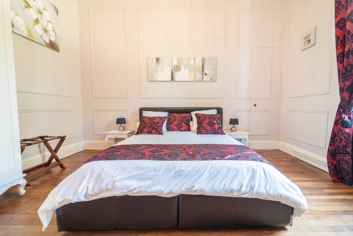 Двокреветна соба во Розали