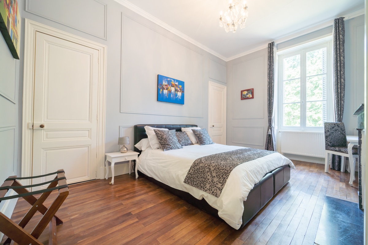 Џули Двокреветна соба