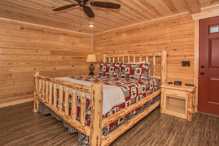 Main Floor Bedroom: (1) King Bed