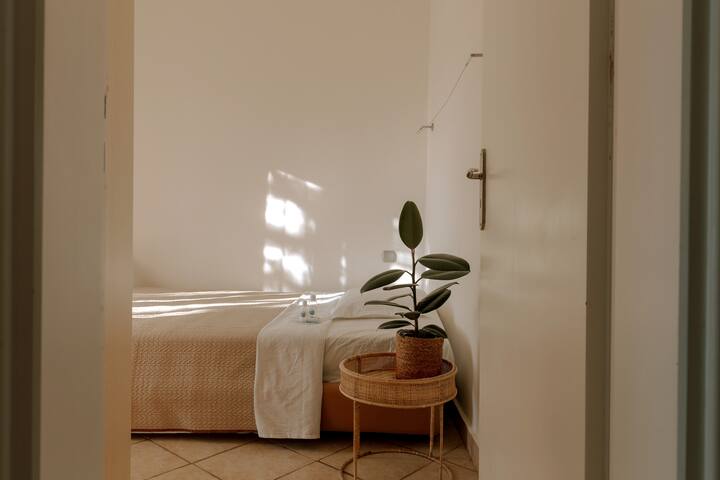 一楼有双人床的3号卧室