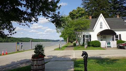 ☼ South Bank Station on the River w/Serene Views ☼