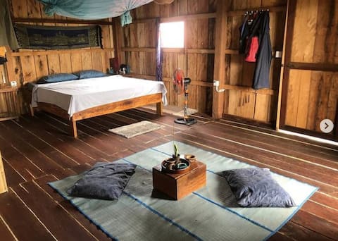 Dragonfly Wooden Loft Room w/ balcony sleeps 4