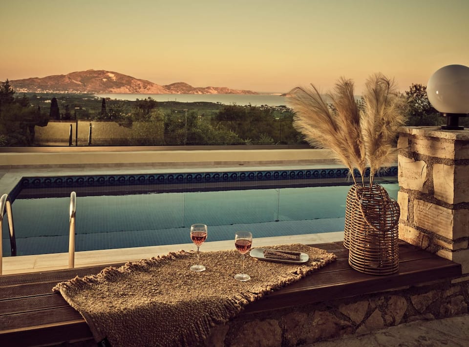 Lithakia Balcony Villa - Private Pool, Large Groups & Sea View, by ZanteWize — foto 1
