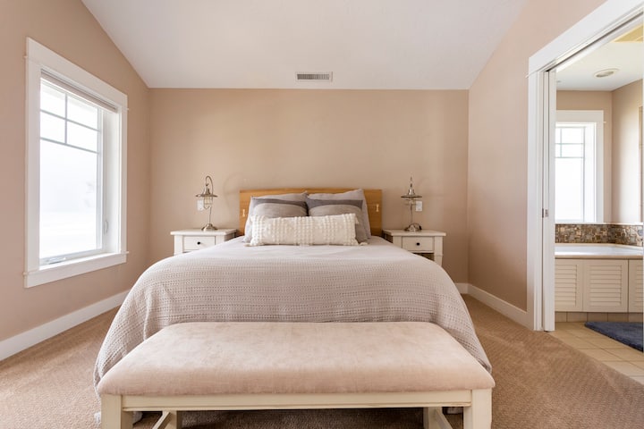 Another view of the master bedroom. Queen size adjustable bed with massage.