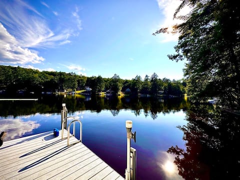 Lakefront Home-Stunning Views-Hot Tub, 3100 sqft!