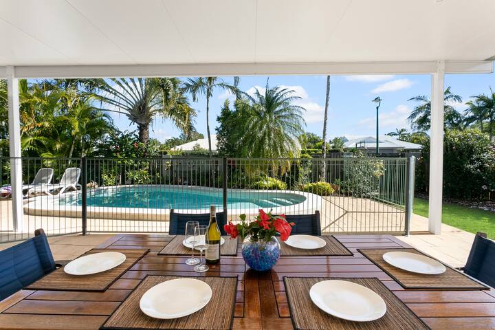 Noosa Getaway – walk to cafes, river, pet friendly gallery image 2