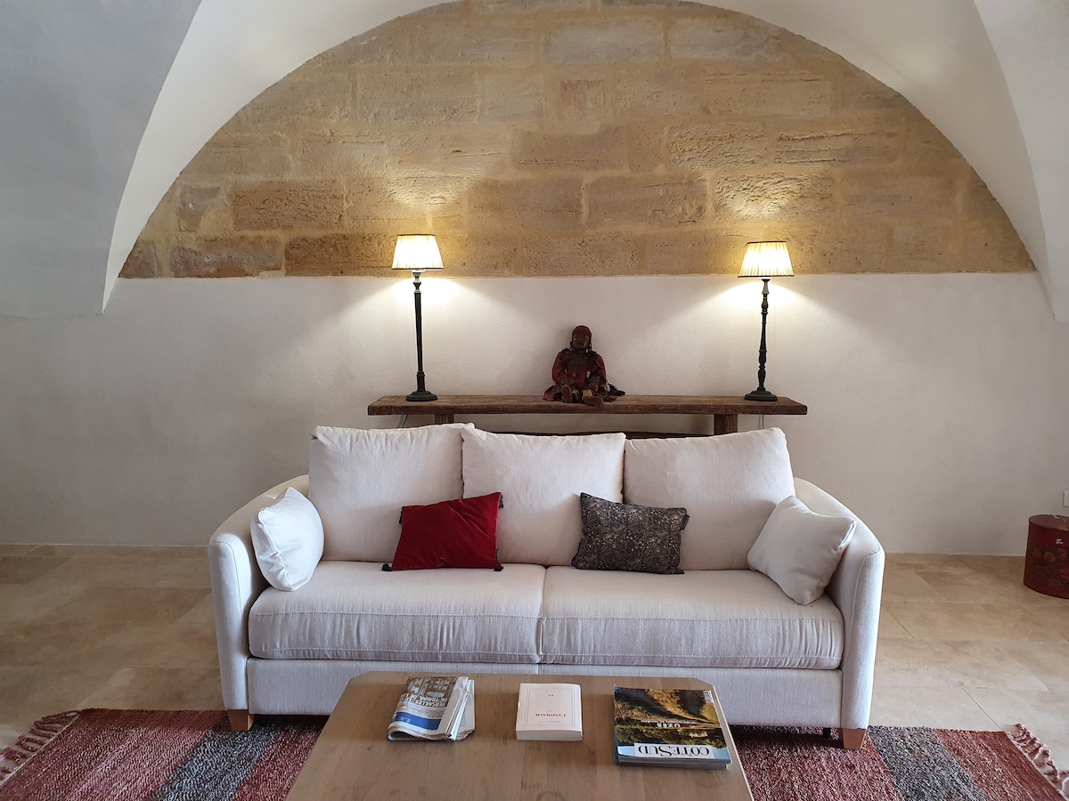 Top Airbnb: Les Canisses - Superb apartment, Uzès center in Uzès