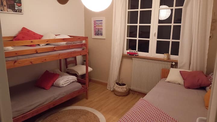 Соба 2. Вечер.