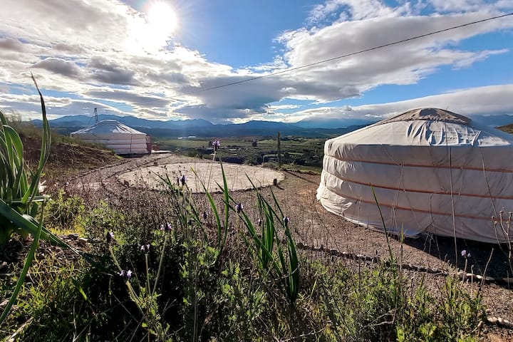 Изглед и юрта