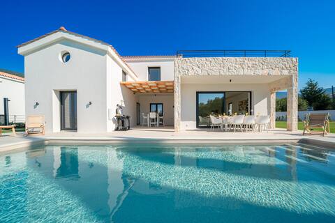 Ionian Trilogy Heated Pool Villa Evangelos