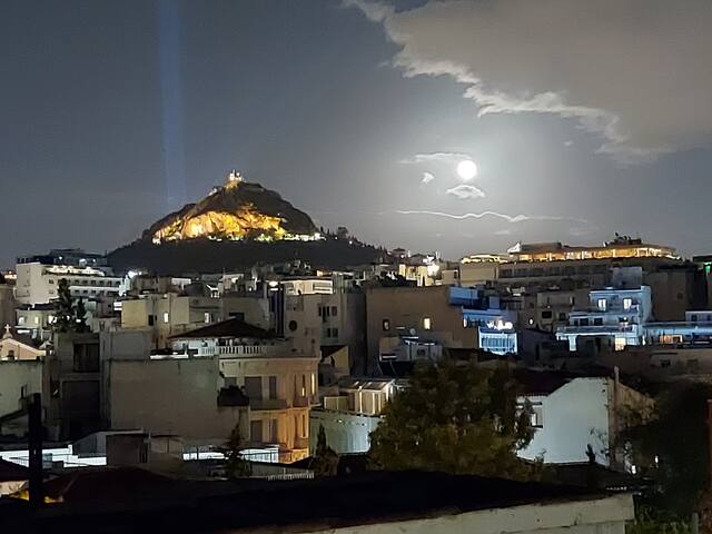 Luxury house in Plaka overlooking the Acropolis gallery image 3