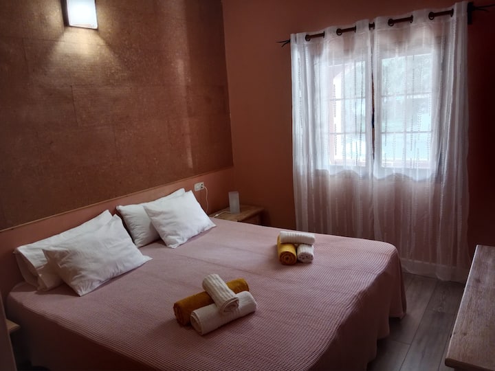 חדר זוגי עם מיטת XL או עם 
2 מיטות יחיד של 90 x 200
תצוגת רחוב, תמונה 1