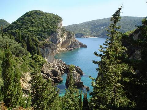 Riza Stone Cottage. Romantic villa, pet friendly
