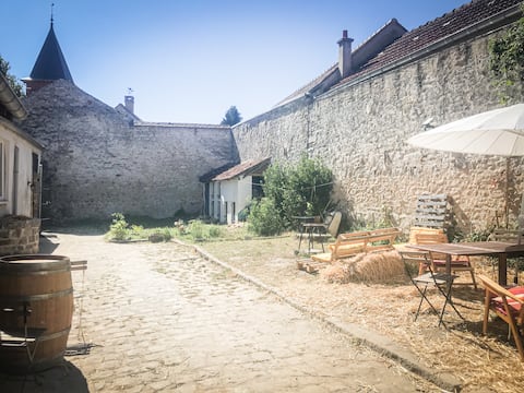 Group BNB for boulderers