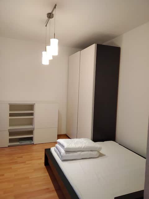Popular Airbnb listing: Beautiful 1-room apartment not far from the city center in Schönefeld Abtnaundorf