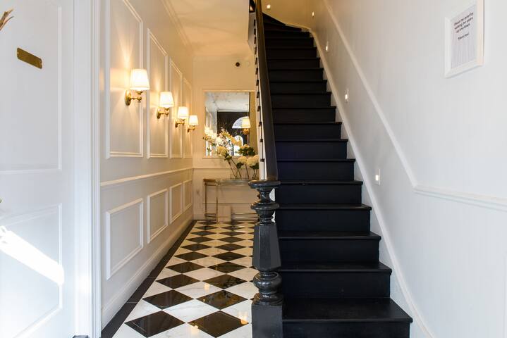 BOND TownHouse – Luxury, Scandinavian design house gallery image 3