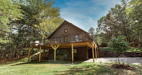The Copake Cabin - A rustic-modern retreat.
