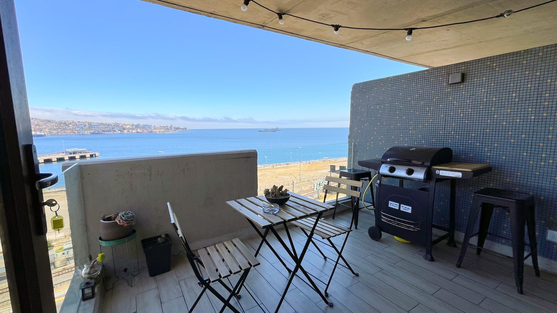 OH SHIT! Entire Loft, The best view of the Bay!