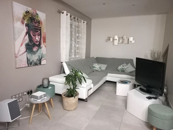 Villa Avec Piscine Au Calme - Miramas