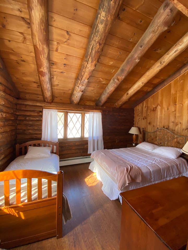 The Hancock Bedroom- Queen and a Twin w/trundle on 2nd floor.  Excellent for a family with two little kids.