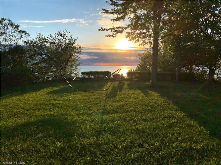 Sunny Daze on the Lake Cottages for Rent in Zurich, Ontario, Canada