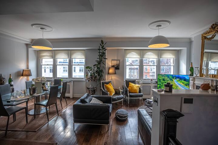 Covent Garden Penthouse & Terraces (3 Bedr Aircon) gallery image 5