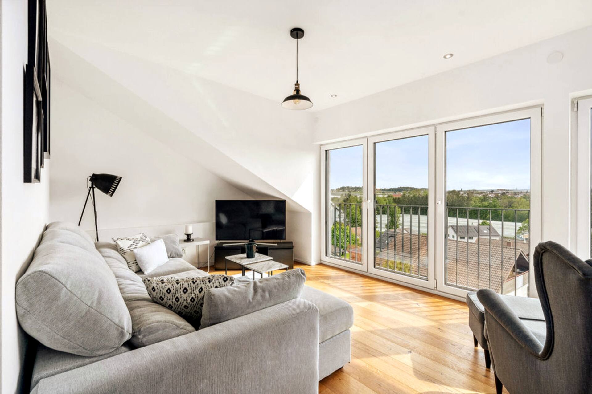 BergerHalde Panorama – Balcony & open living concept