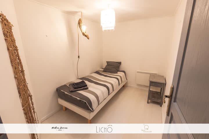 Apartmán Tournesol Chambre 3 
1 posteľ 90x200 - bez okna - len deň dobre na strope. 