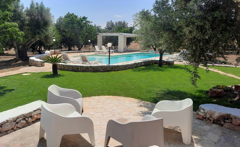 Villa Boschetto della Pace, Pool, Aircon, 4 BR,BBQ gallery image 3