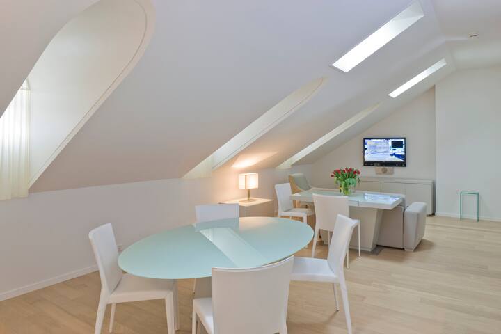 Beautiful 2-bedroom Apart Attic 100 sqm 6 persons gallery image 3