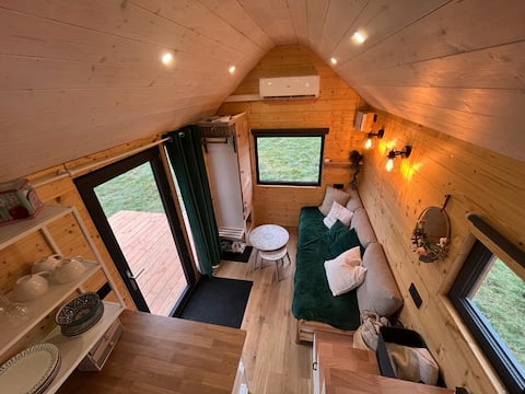 Top Airbnb: Unusual stay in a Tiny House in the meadows in Archidiocèse De Besançon